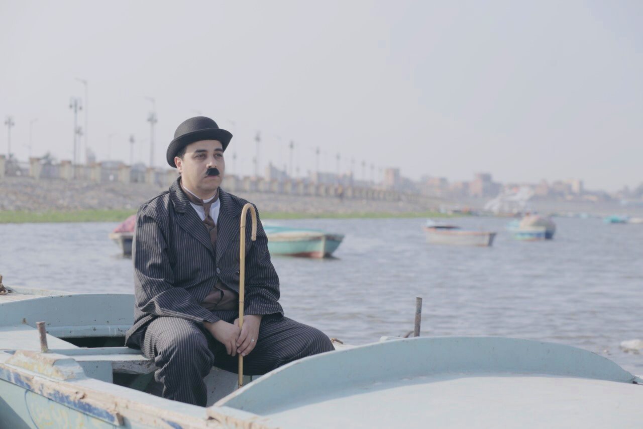 أحمد الشاذلي يجسد شخصية شارلي شابلن (الصورة من حساب الشاذلي على فيسبوك)
