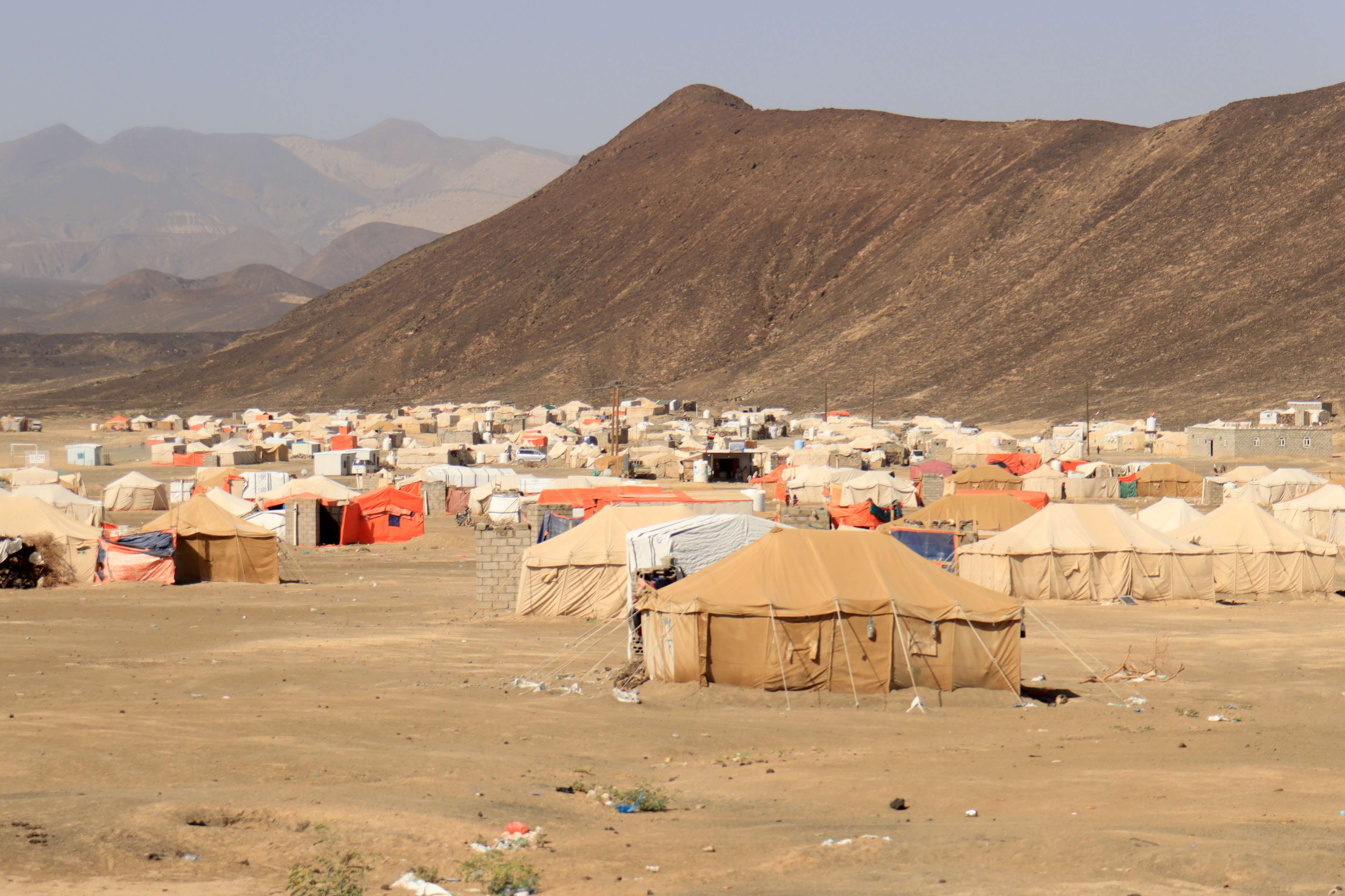 نازحون فروا من القتال في محافظات مجاورة فوجدوا انفسهم في قلب المعركة