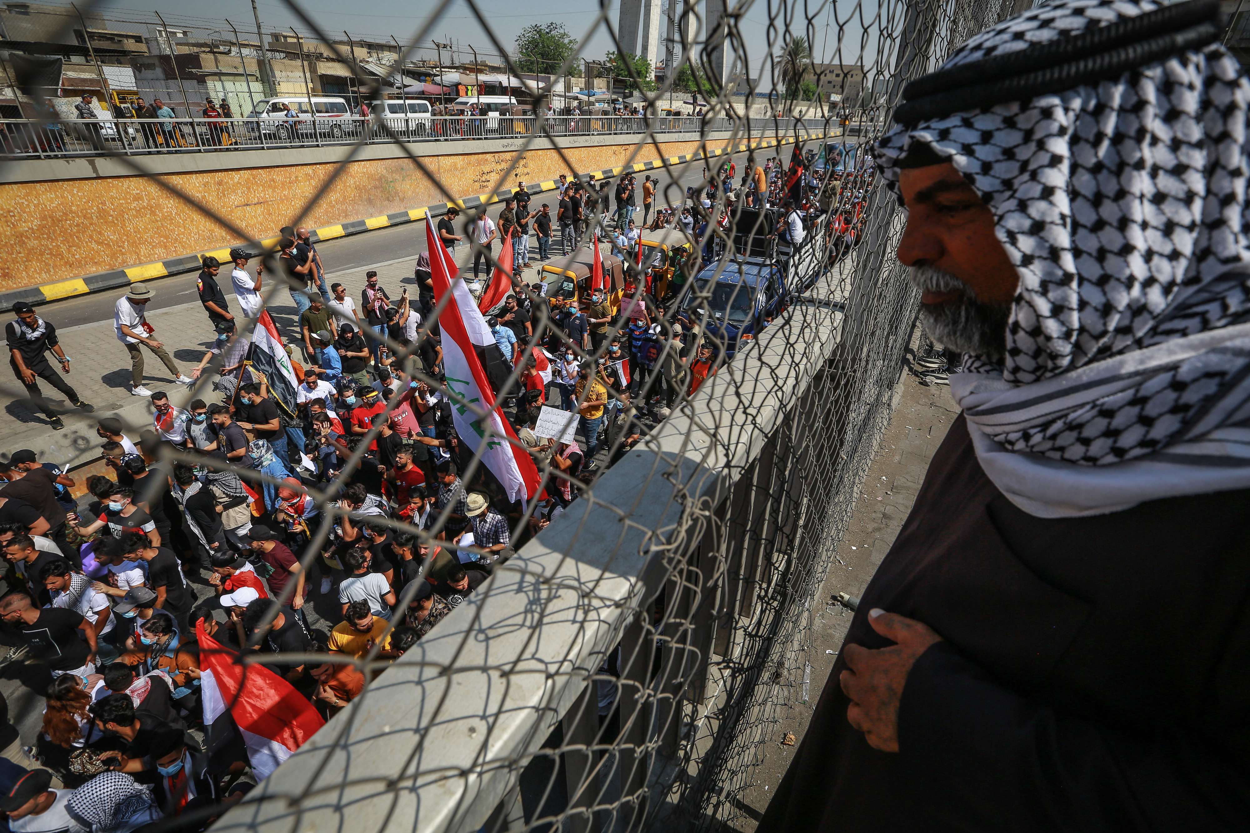 المحتجون خرجوا في الذكرى الاولى لانتفاضتهم لاسماع كلمتهم للسلطة وبانهم لا يزالون فاعلين