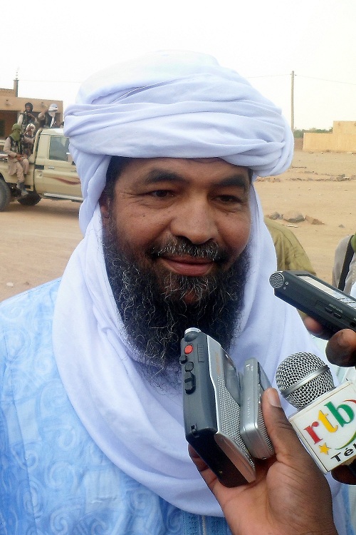 اياد غالي زعيم تنظيم أنصار الدين أصبح زعيما لجماعة نصرة الاسلام بعد اندماج أربع جماعات جهادية في هيكل واحد