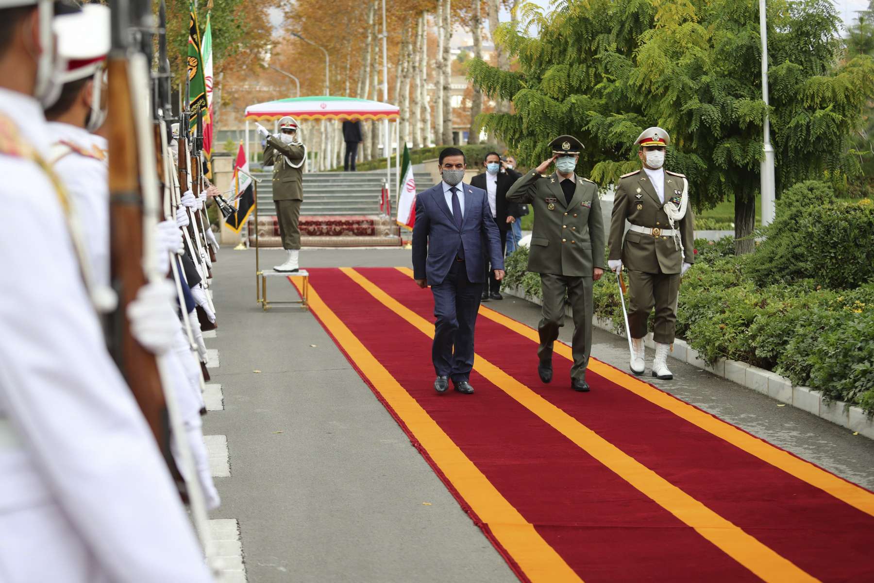 وزير الدفاع العراقي جمعة عناد