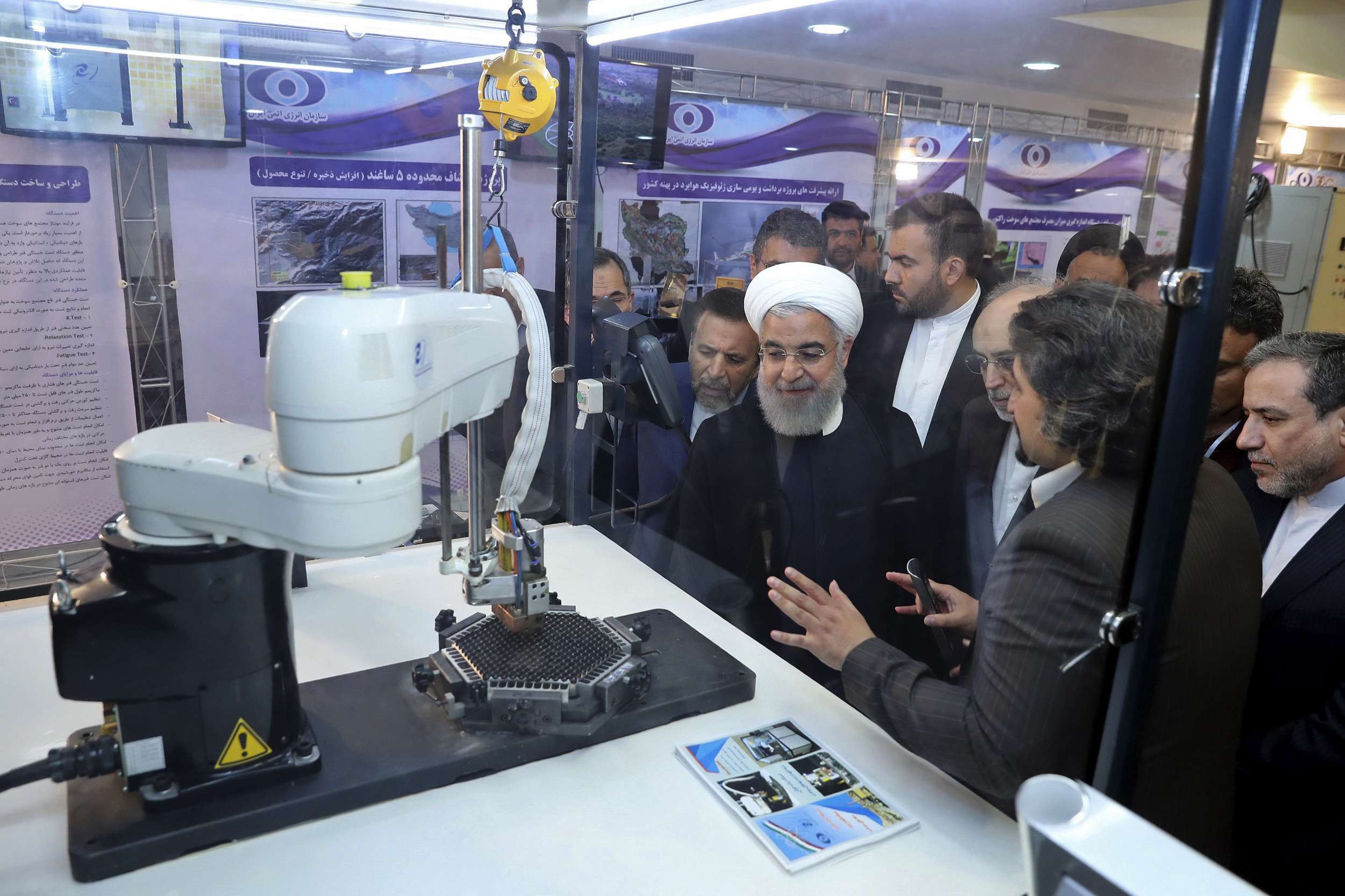 طهران لن تتراجع عن تسريع وتيرة العمل ببرنامجها النووي قبل أن ترفع واشنطن العقوبات