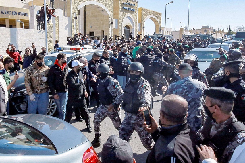 فاجعة مستشفى السلط أثارت موجة غضب واسعة بالأردن 