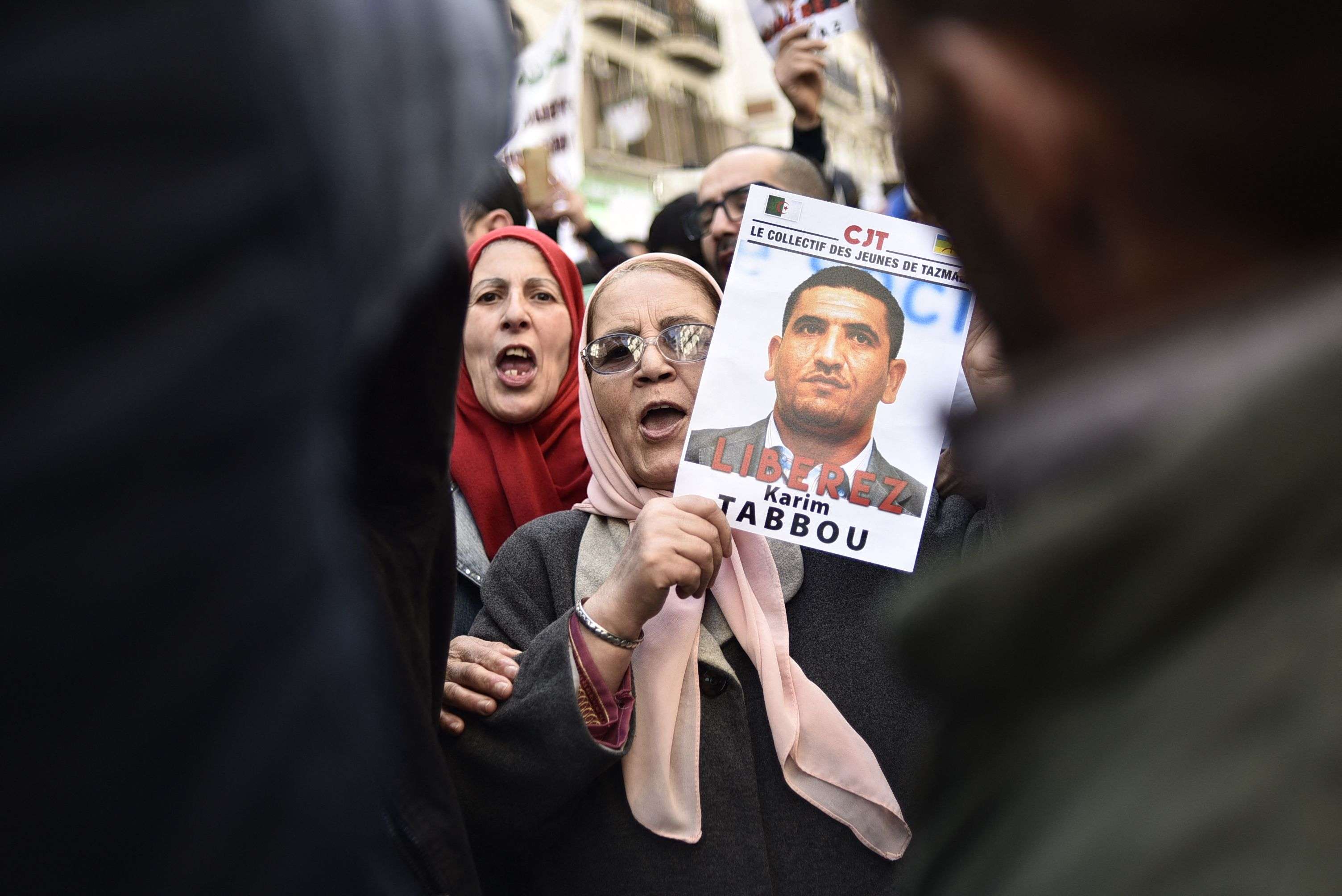 لا "لتجريم الحراك"