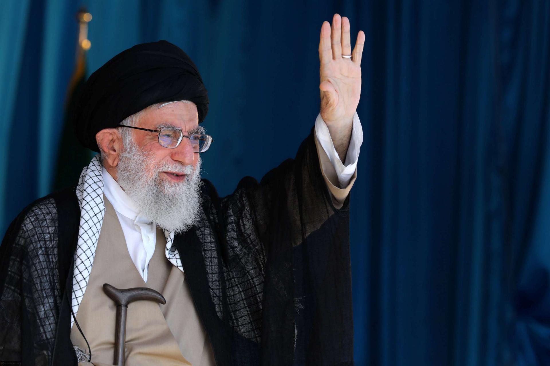 خامنئي له الكلمة الفصل بخصوص السياسات الايرانية تجاه الملف النووي