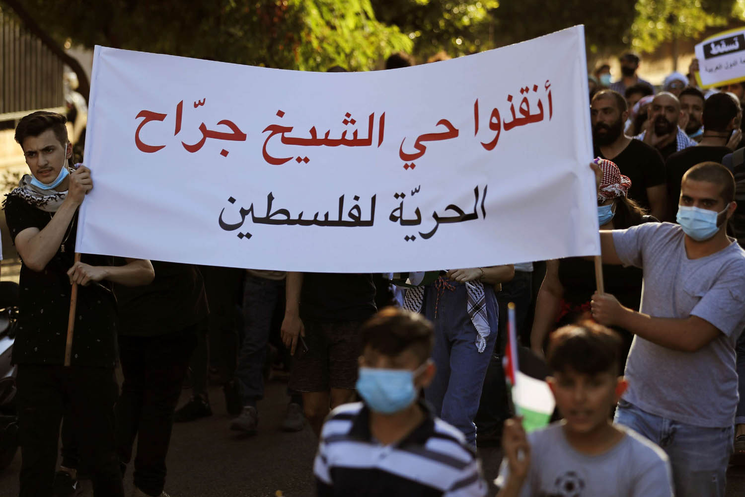 فلسطينيون يتظاهرون ضد الاستيلاء الإسرائيلي على حي في القدس