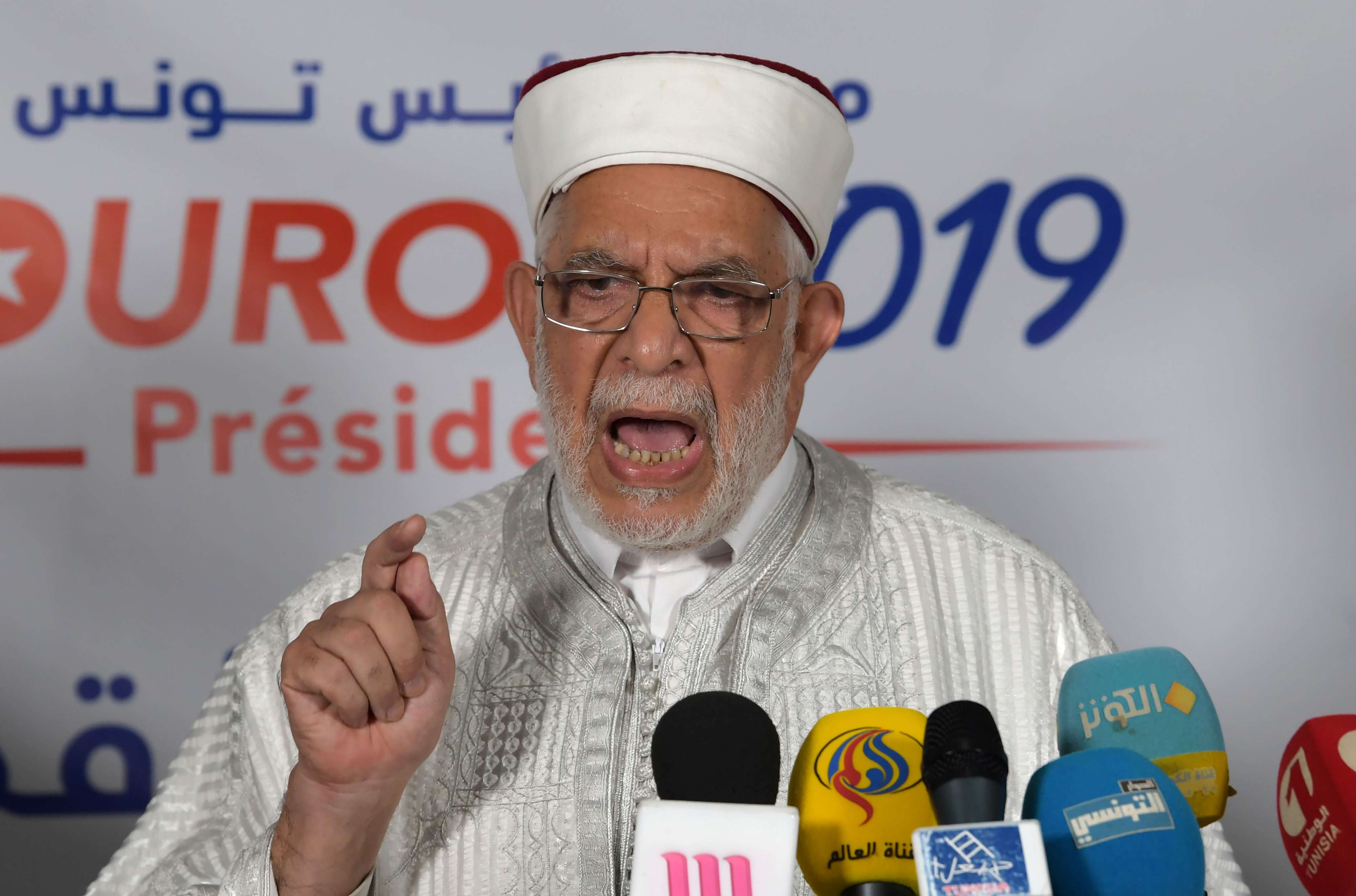 شخصيات داخل النهضة على غرار عبدالفتاح مورو حاولت التغيير لكن فشلت في ذلك بسبب سلطة الغنوشي 