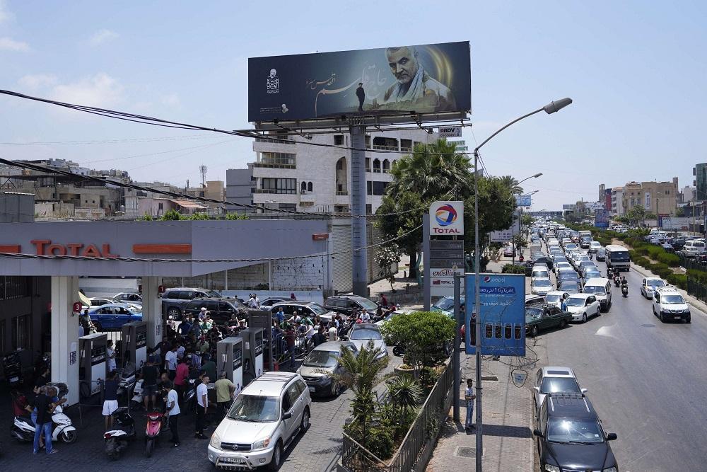 لبنان يعجز عن معالجة أزماته