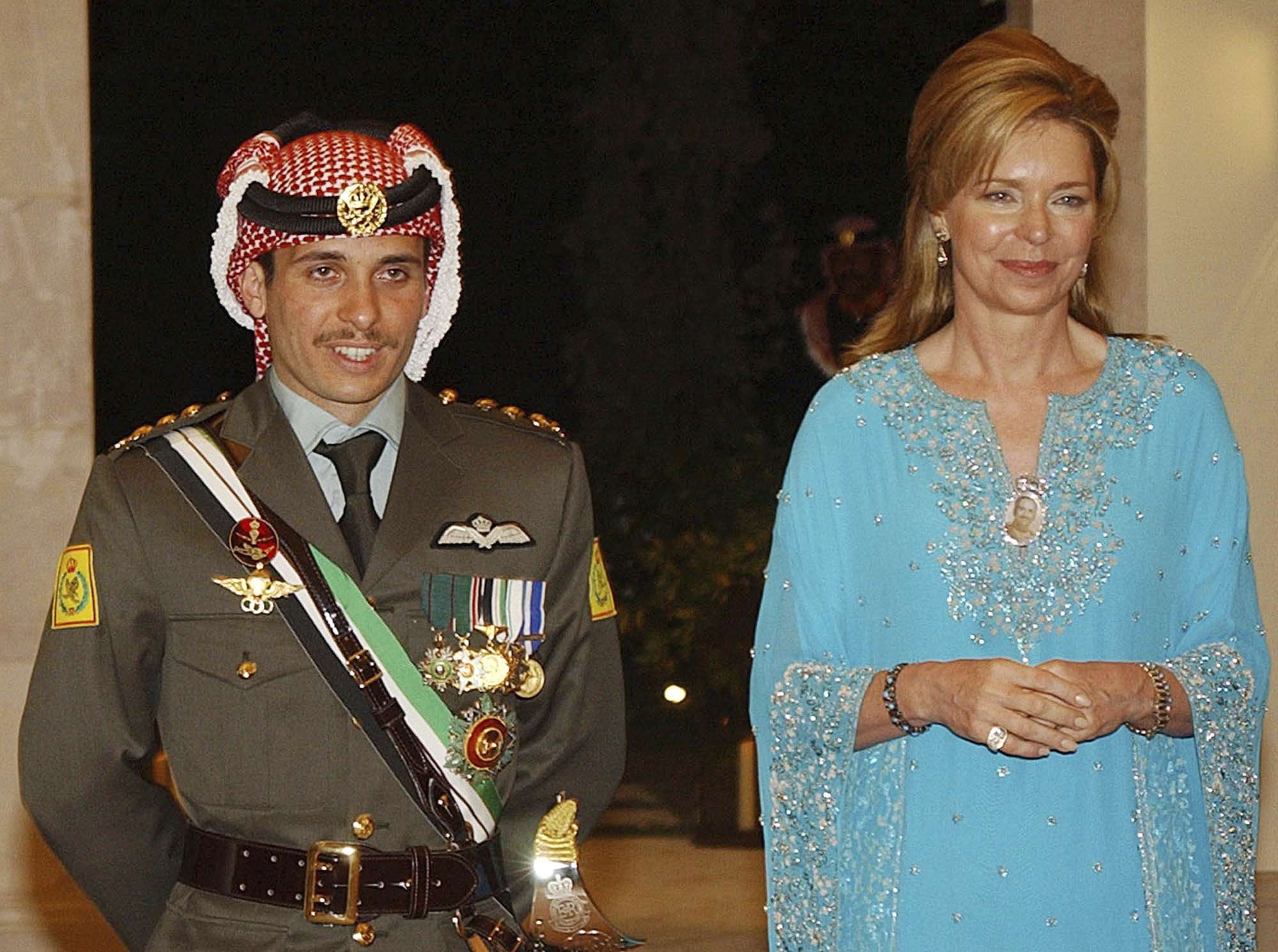 غياب الامير حمزة لا يزال يثير التساؤلات حول دوره في "الفتنة"