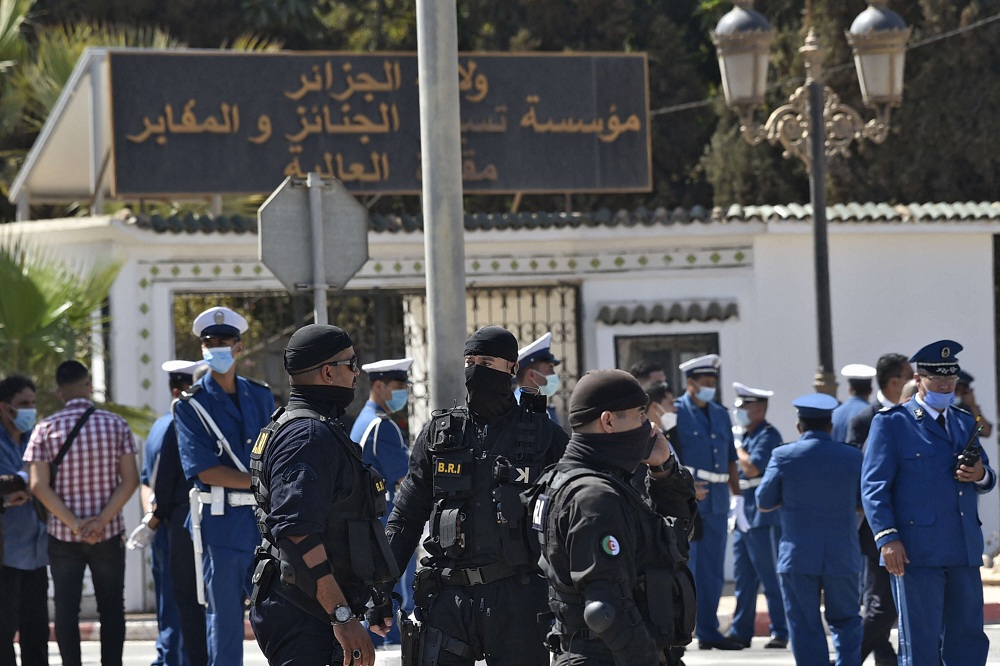 بوتفليقة دفن في مربع الشهداء بمقبرة العالية بالعاصمة الجزائر