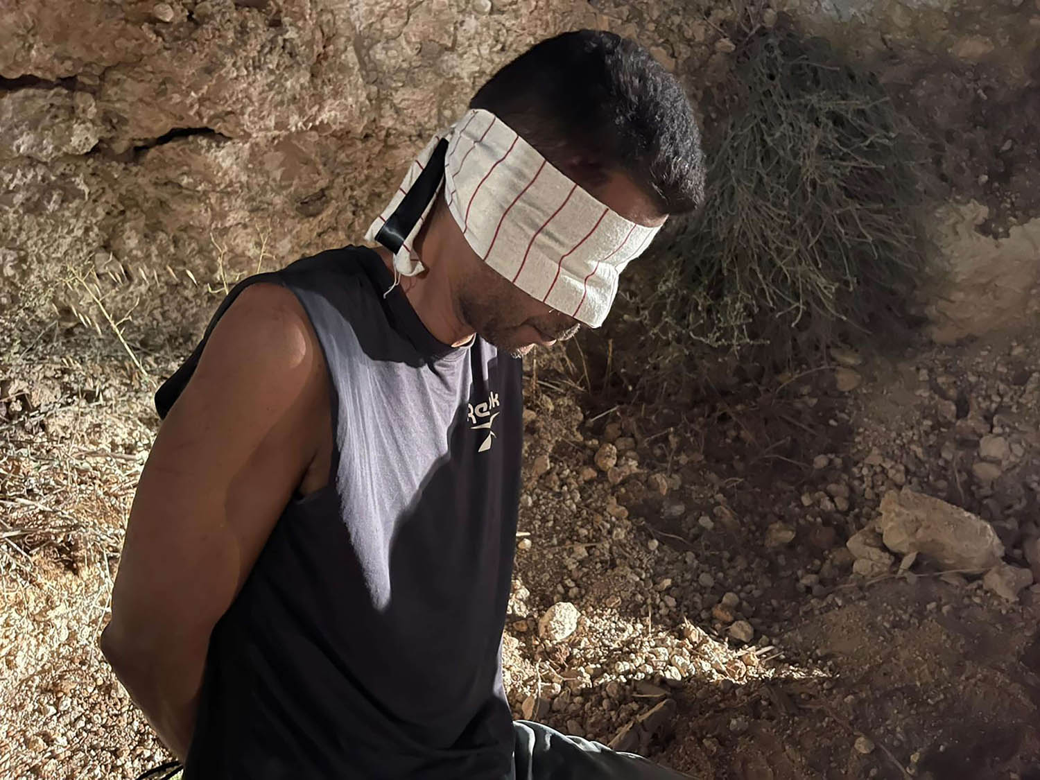 الاسير الفلسطيني زكريا الزبيدي بعد اعادة توقيفه