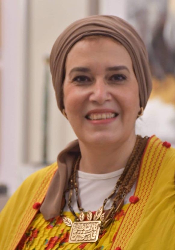 تناول البيئة المصرية النابضة بالحيوية والغنية بالألوان