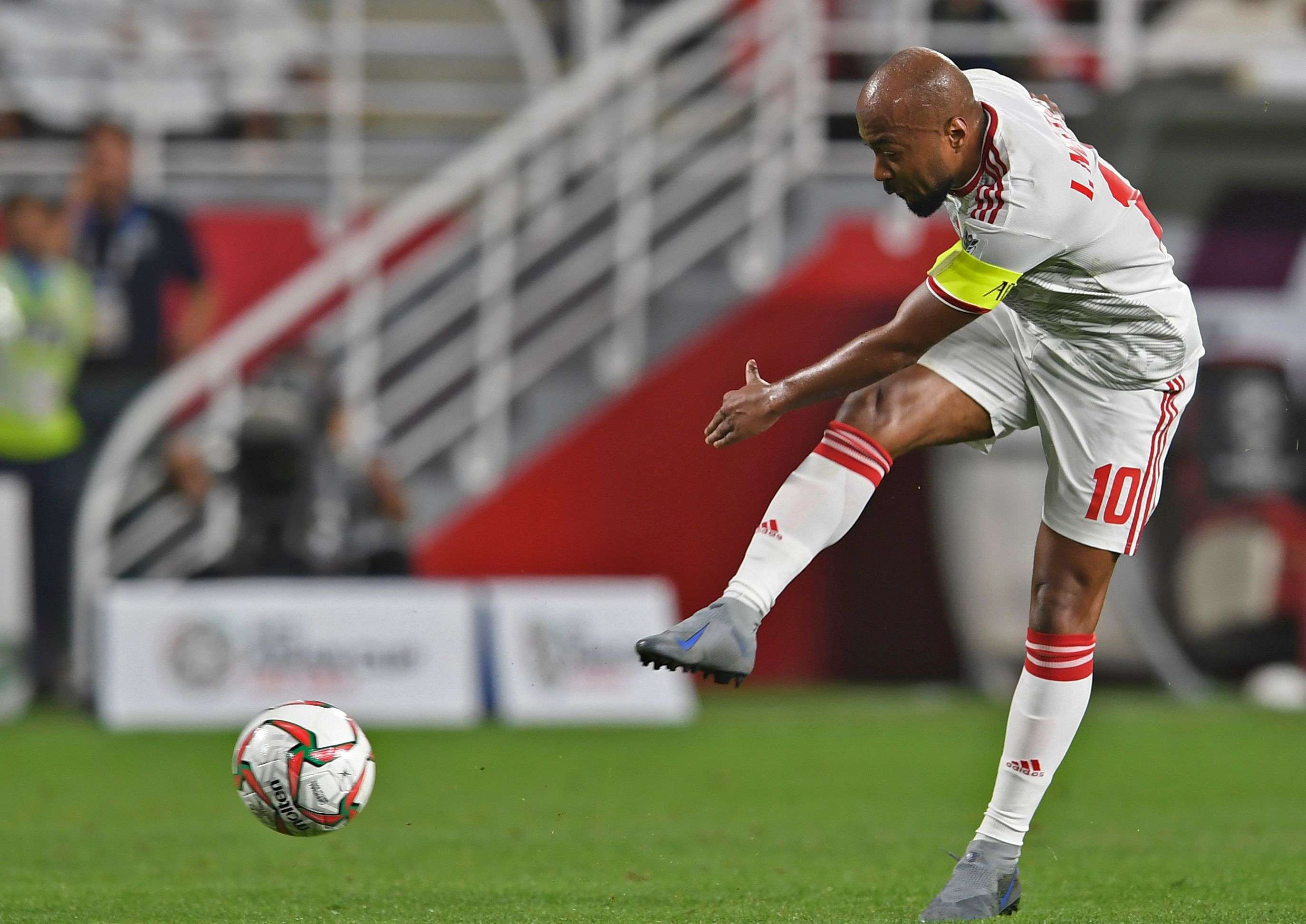 'الابيض' الاماراتي يعول على الجهد والأداء القوي داخل ارضية الملعب