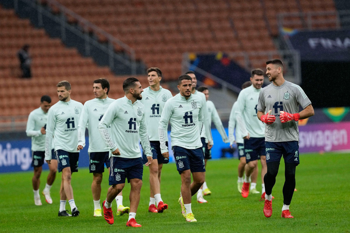 منتخب 'لا روخا' جاهز للقتال لمعانقة الكأس الغالية