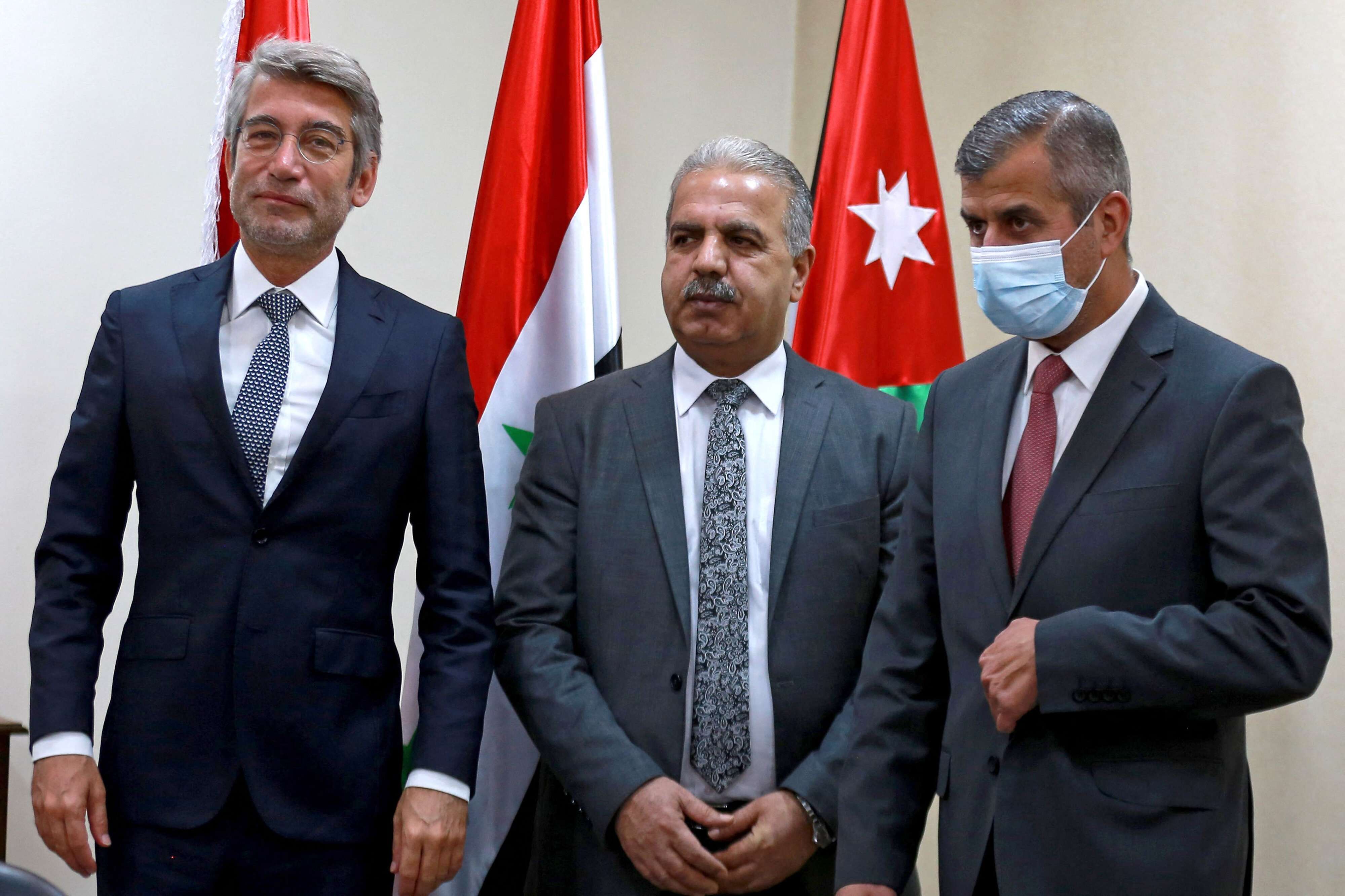 وزراء الطاقة في لبنان وسوريا والأردن يضعون اللمسات الأخيرة على خطة تزويد بيروت بالكهرباء