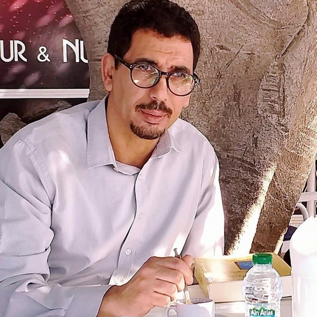 ضرورة التطابق بين المؤلف والسارد والشخصية