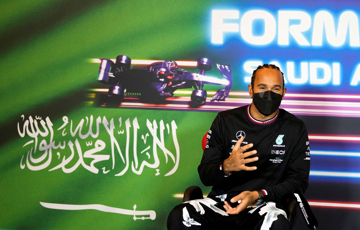 هاميلتون مطالب بالفوز بالسباق السعودي