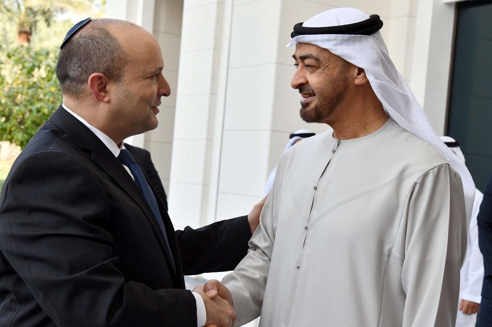 بينيت حظي باستقبال حار في الامارات