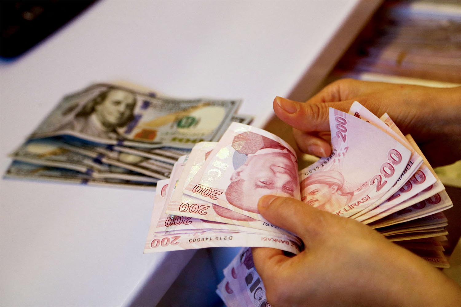 Turkish lira is still 35% weaker than at the end of 2020
