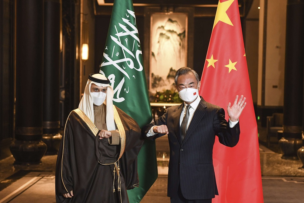 المباحثات بين وزير الخارجية الصيني ونظيره السعودي تناولت قضايا اقتصادية 
