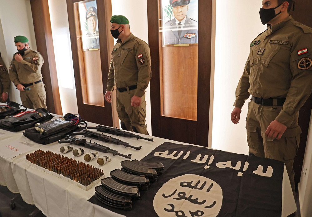 قوى الأمن الداخلي p$$j هوية أربعة أشخاص شاركوا في التحضير للهجمات وتسليم السلاح
