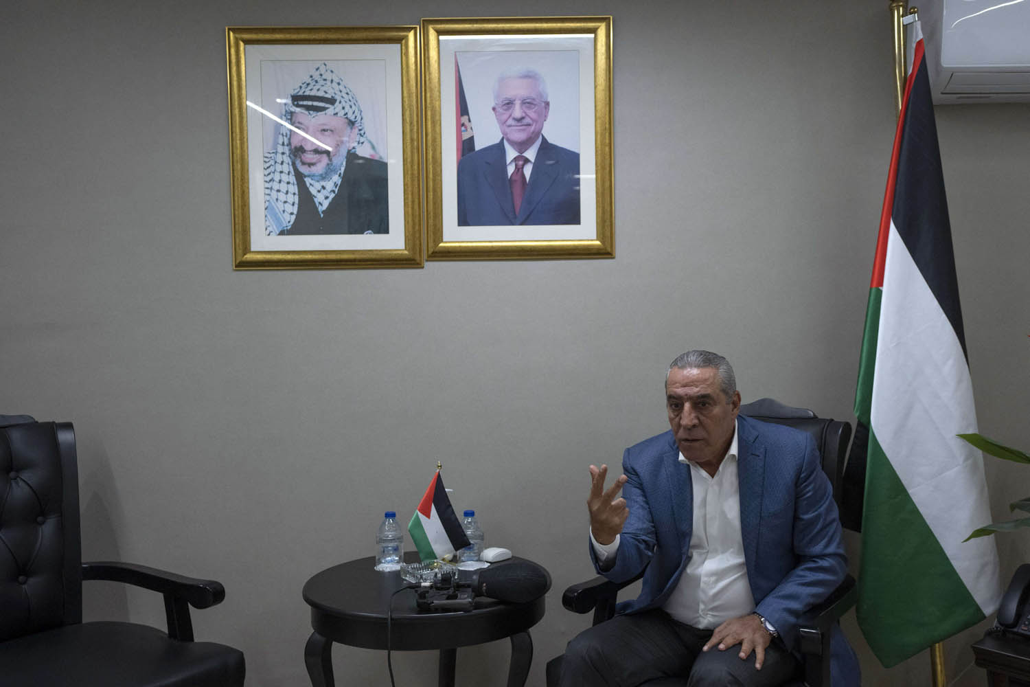 حسين الشيخ أمين سر اللجنة التنفيذية لمنظمة التحرير الفلسطينية