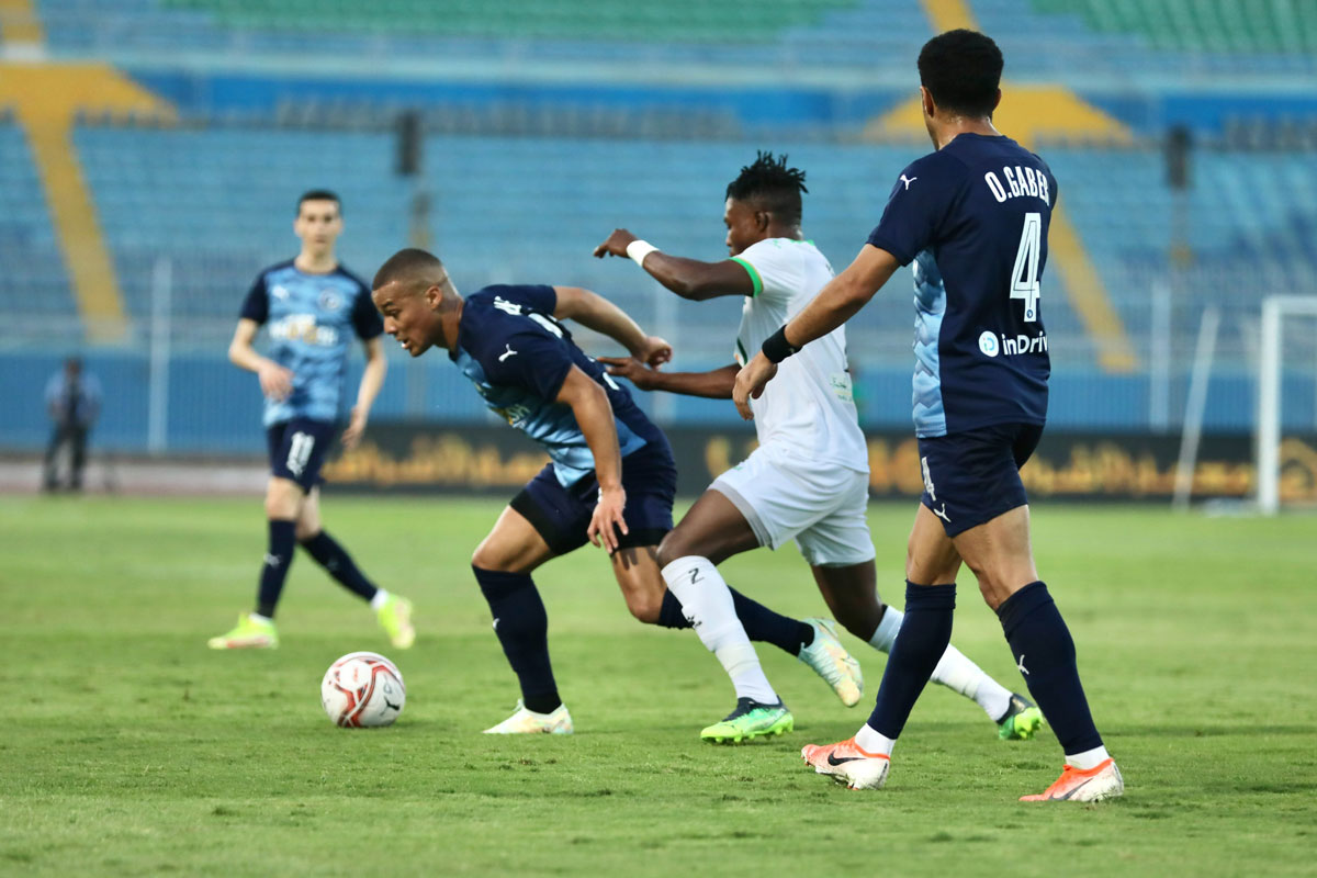 فريق بيراميدز يطارد الزمالك بفاق نقطة واحدة من حسابه على تويتر
