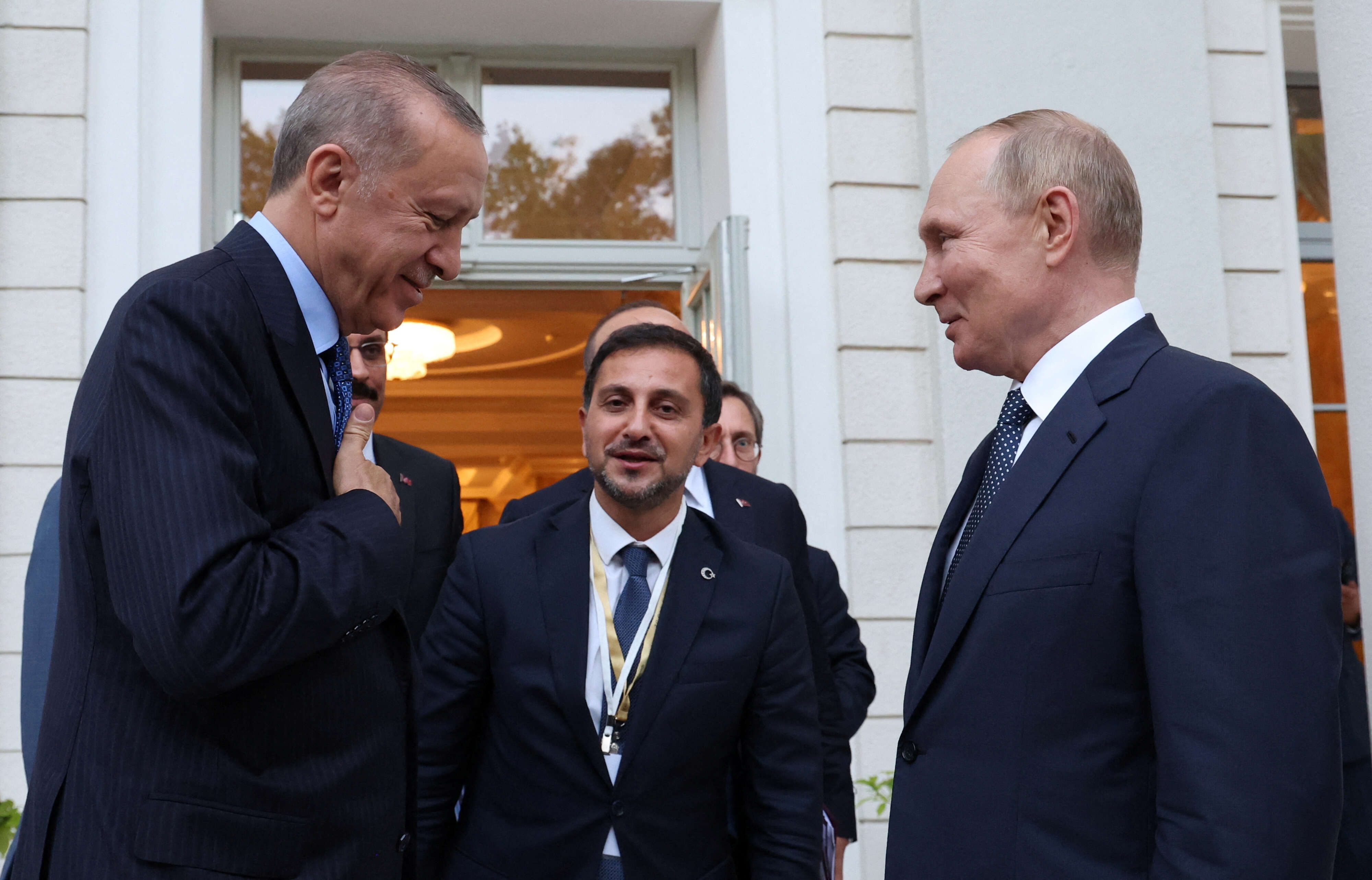 الرئيس التركي رجب طيب أردوغان مع الرئيس الروسي فلاديمير بوتين في لقاء سوتشي