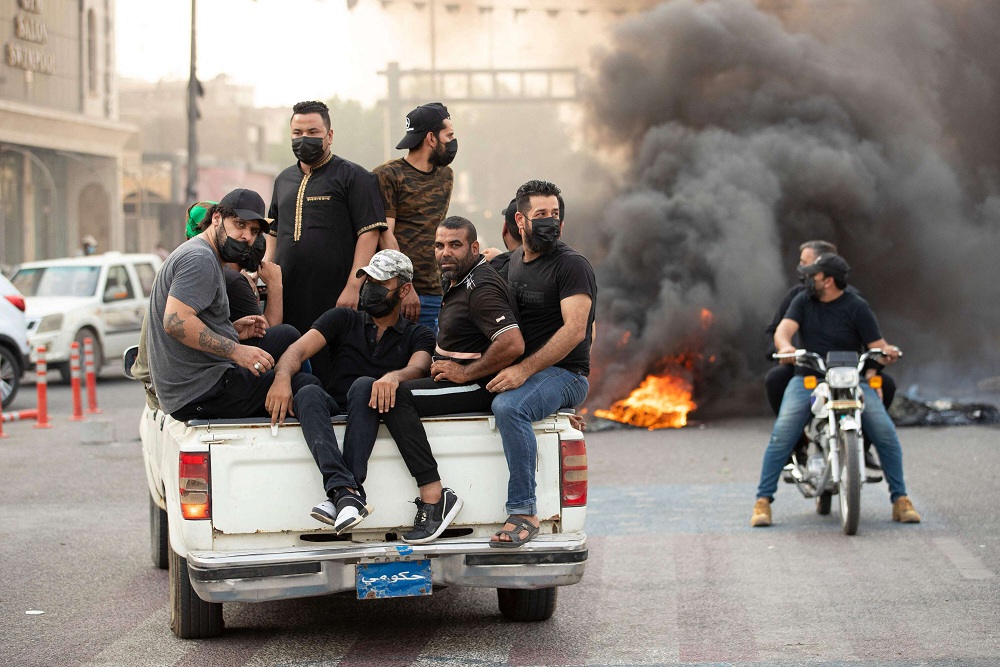 الصدر يضع العراق على حافة صدام مسلح بين الشيعة