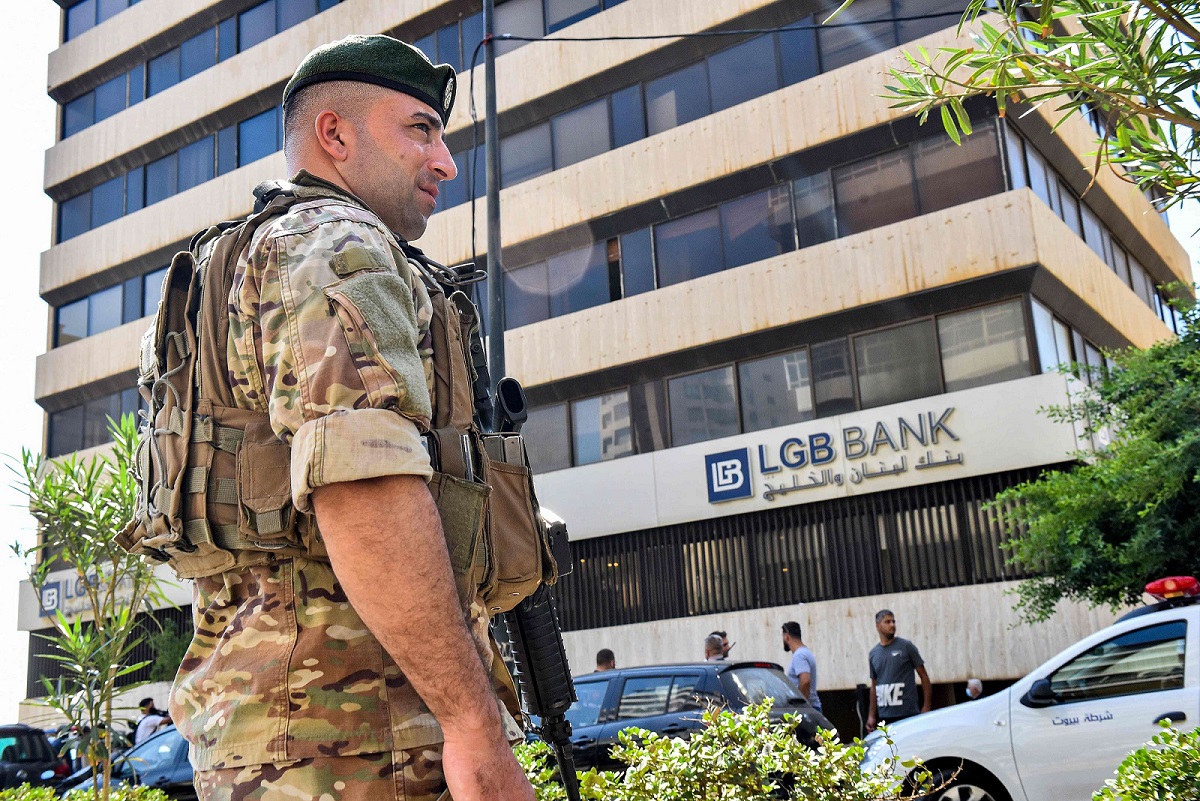هل تؤدي انتفاضة المودعين لانفلات أمني وفوضى في لبنان؟