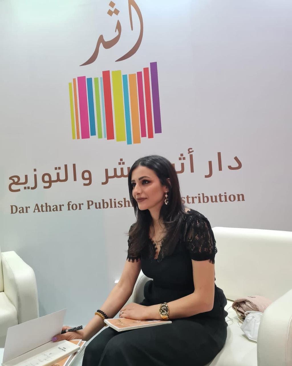 الشاعرة اللبنانية أصالة لمع