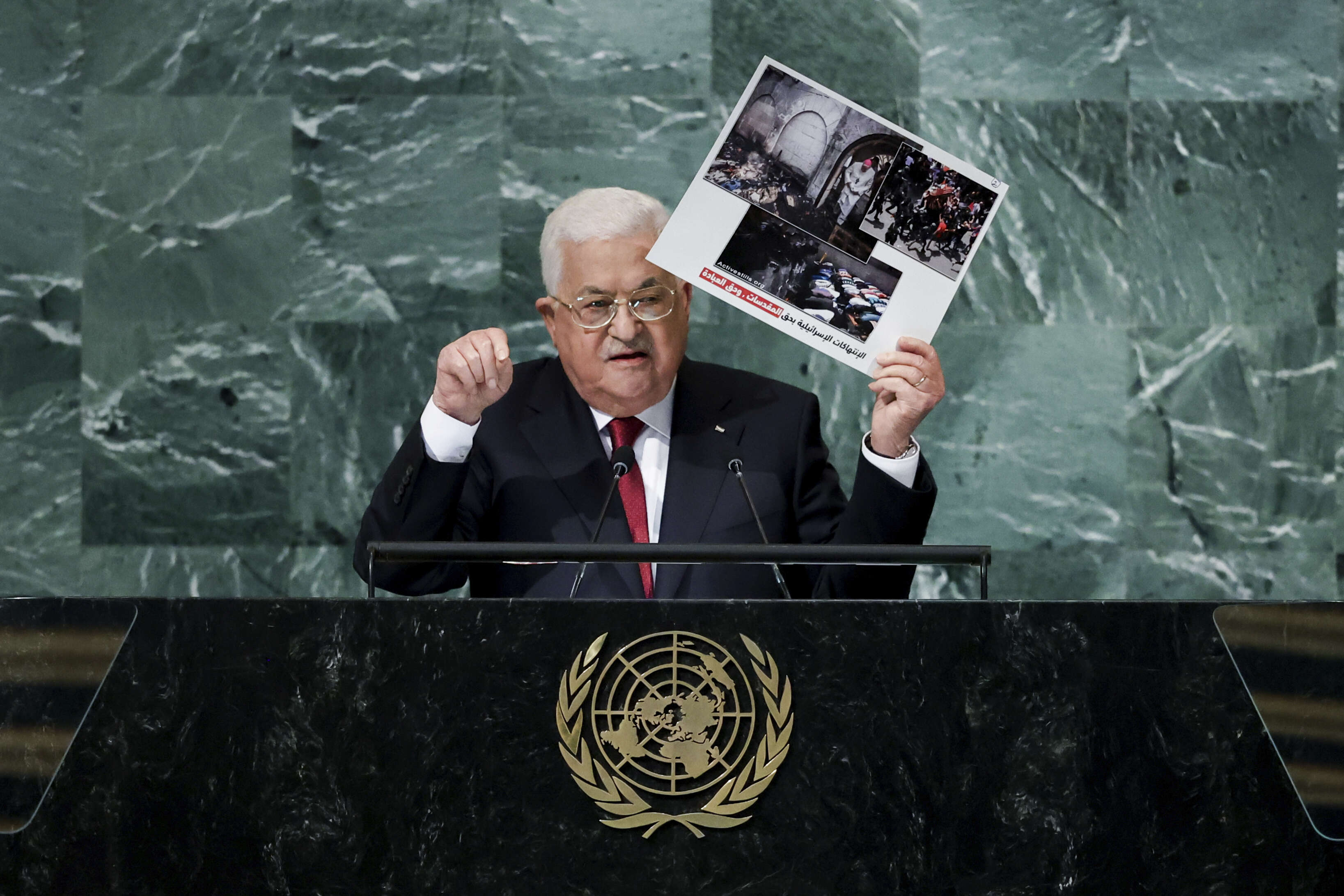 عباس يقول إن ثقة الفلسطينيين بتحقيق السلام آخذة بالتراجع