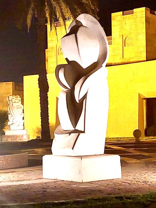 'أمومة' 