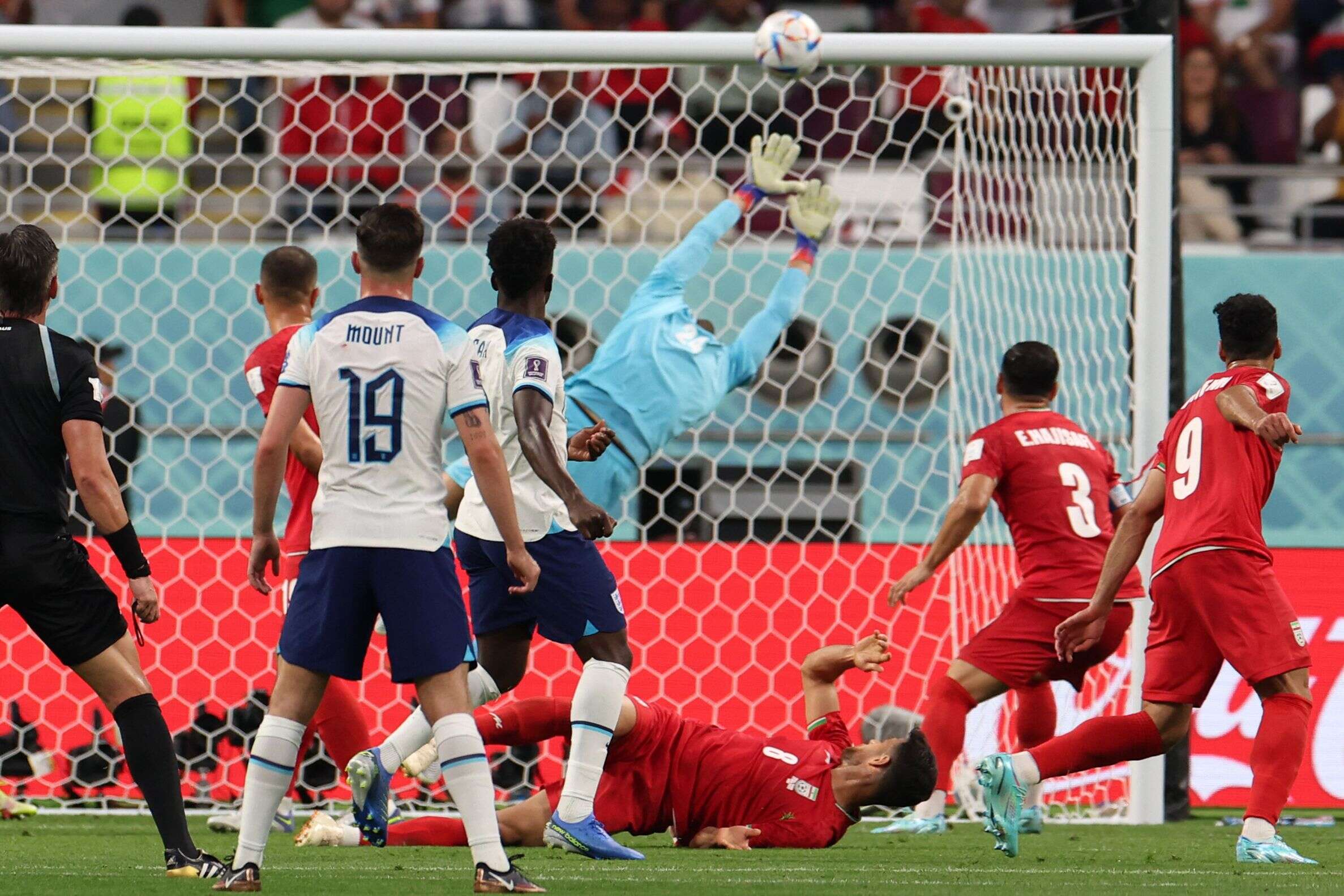 هزيمة قاسية للمنتخب الإيراني في مواجهة منتخب انكلترا (2-6) 