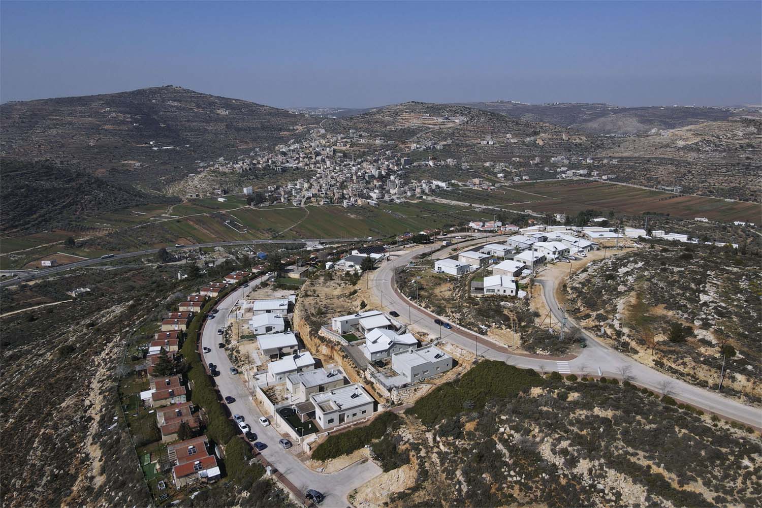 The pledge to hold off on approving outposts contradicts the government's guiding principles 