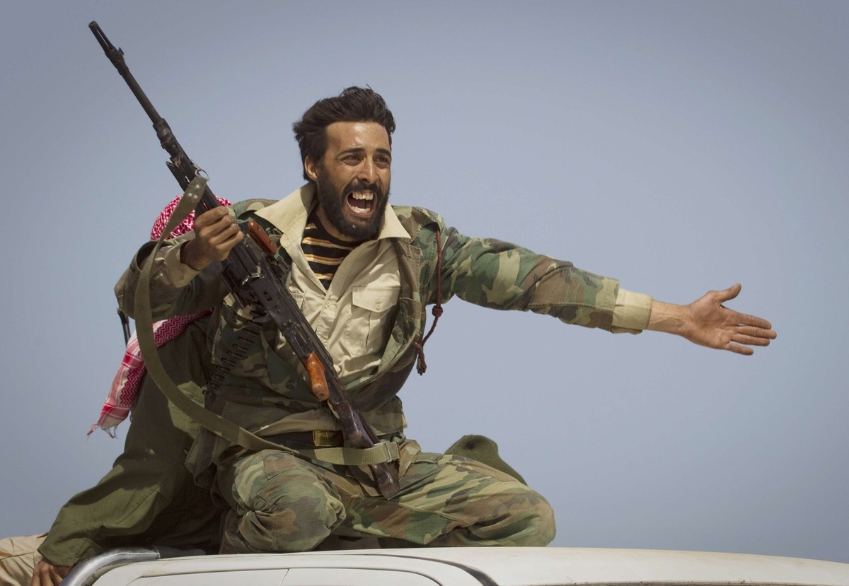 تدهور الوضع الامني دفع عددا من الدول لغلق سفاراتها في ليبيا