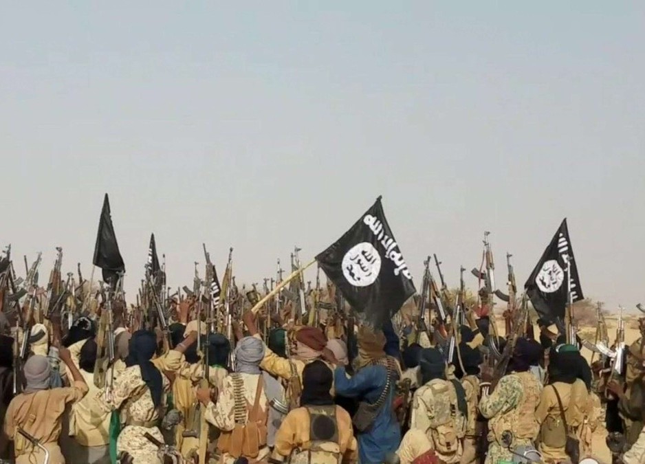 انتشار خطاب التطرف في مخيمات تندوف يدفع بعشرات الصحراويين لأحضان الجماعات الارهابية