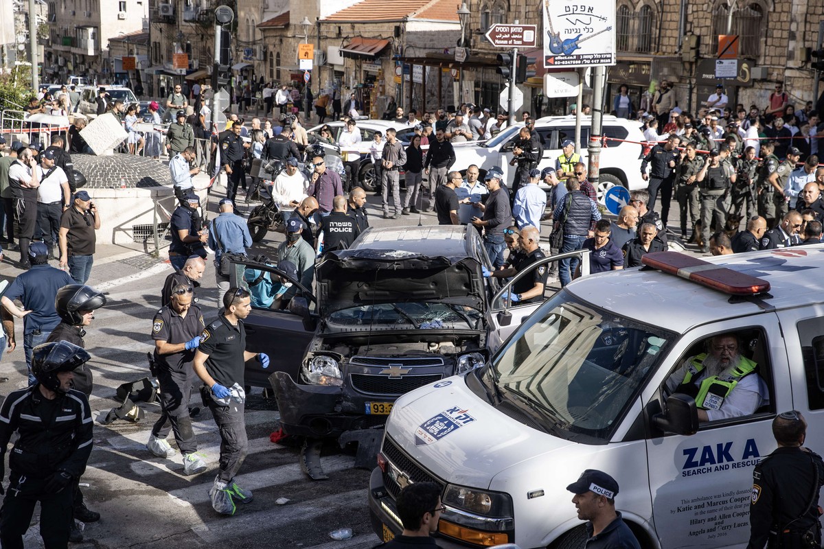 إصابة عدة أشخاص في عملية دهس فلسطينية بالقدس 