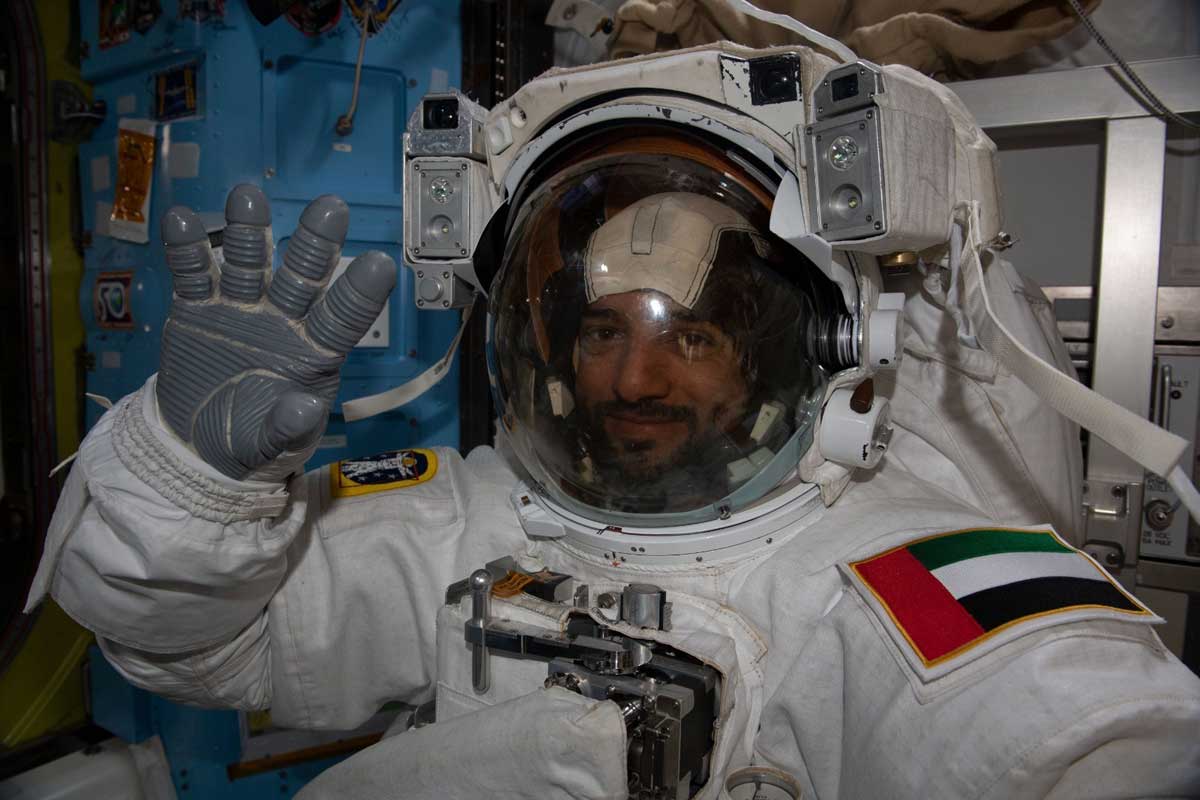 سلطان النيادي