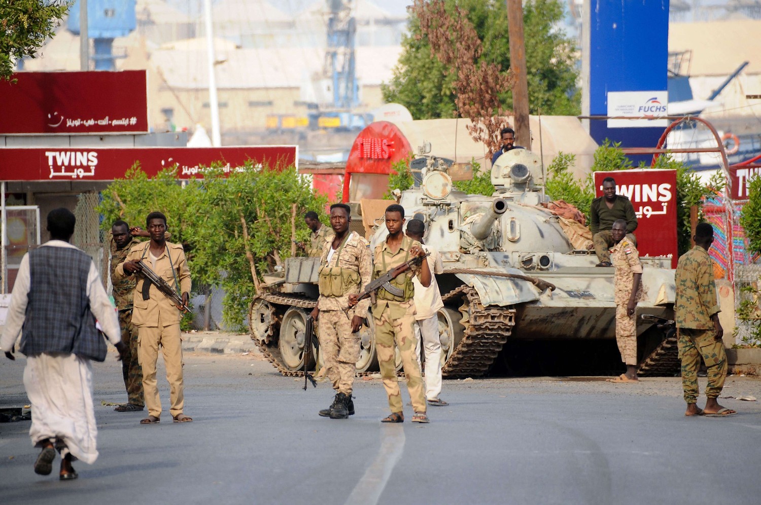 هل يتوقف نزاع العسكر في السودان