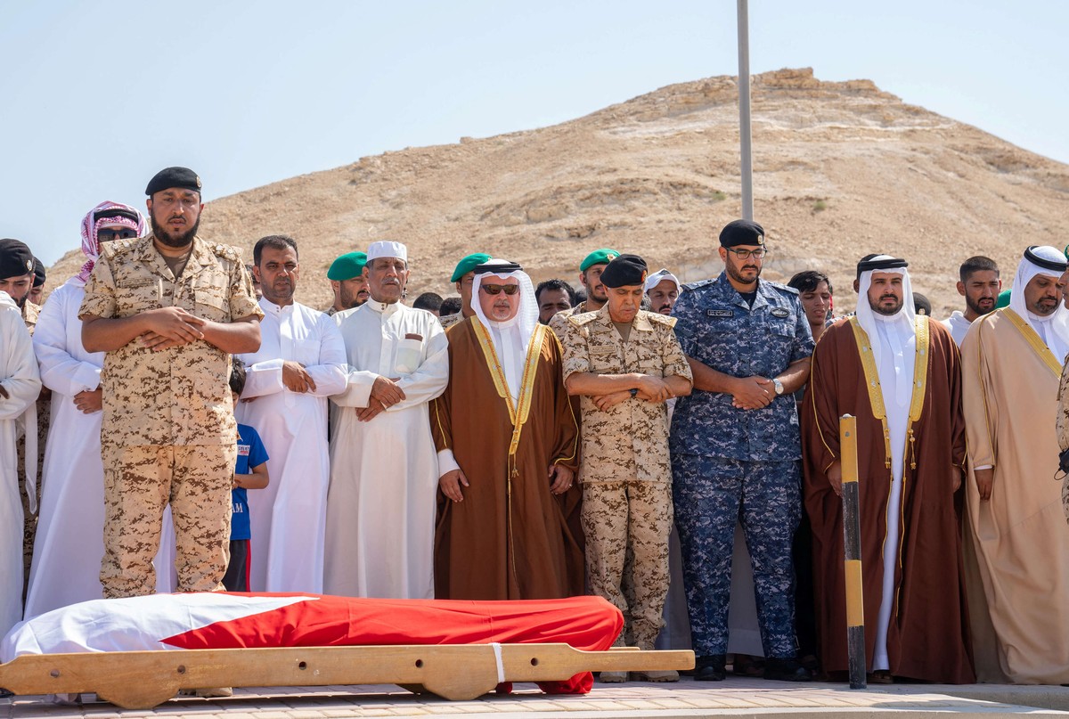 تشييع جندي بحريني ثالث بعد اعتداء الحوثيين