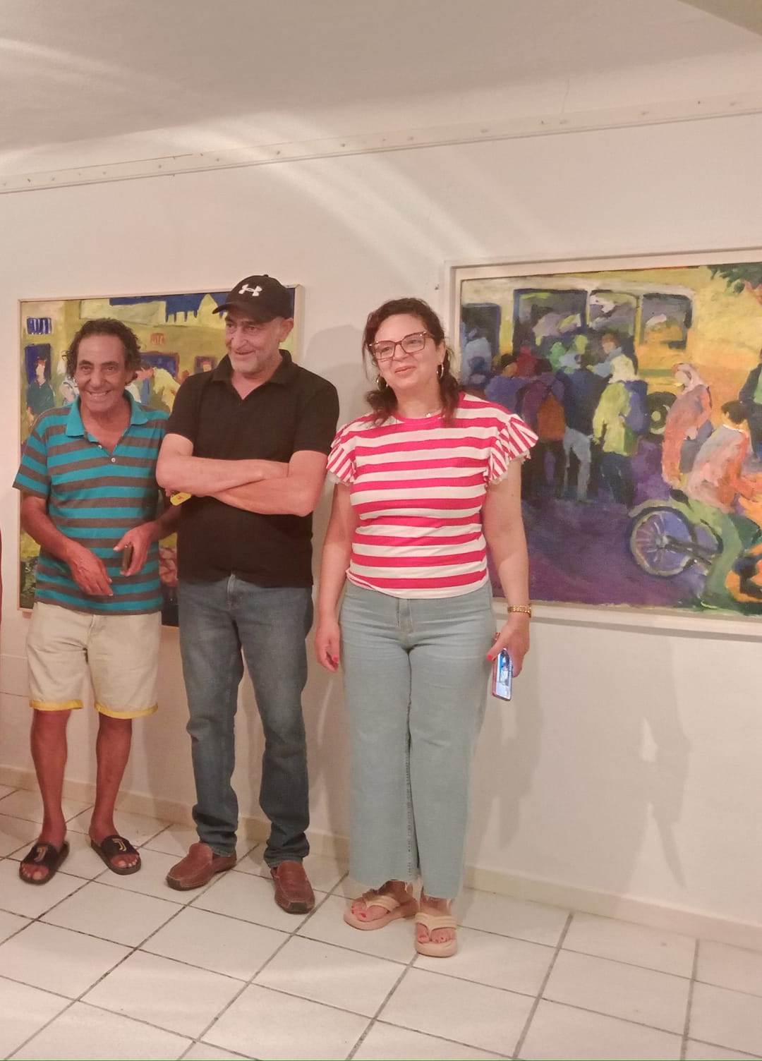الفنان في المعرض