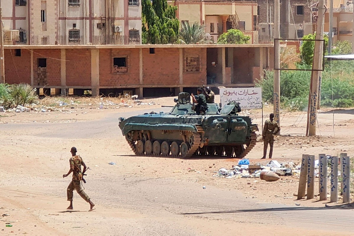 الجيش السوداني يتراجع على أكثر من محور