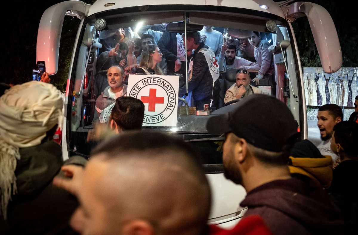 مخاوف فلسطينية واقليمية من عودة القتال بعنف بعد تسليم الرهائن