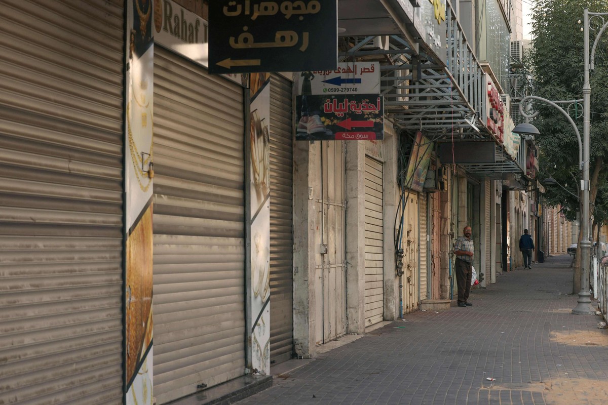 اضراب عام في الصفة الغربية حدادا على مجزرة جباليا