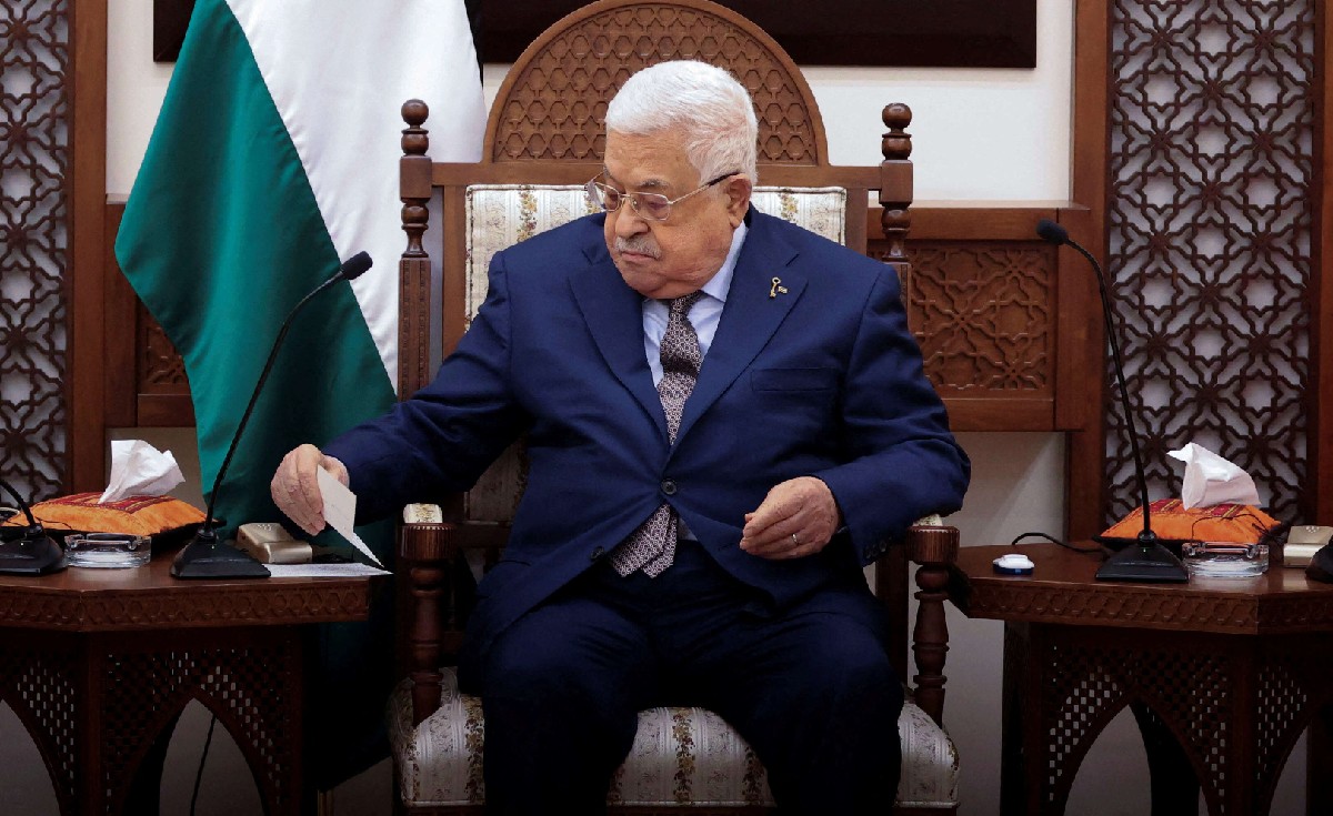 محمود عباس يتمسك بكون منظمة التحرير الممثل الشرعي للفلسطينيين