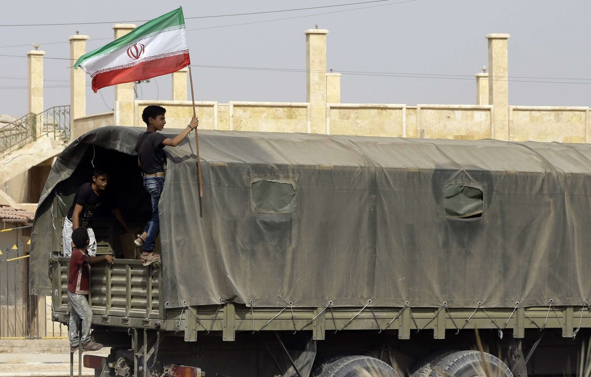 ايران تسعى لترسيخ نفوذها بالتقرب من الأهالي في دير الزور