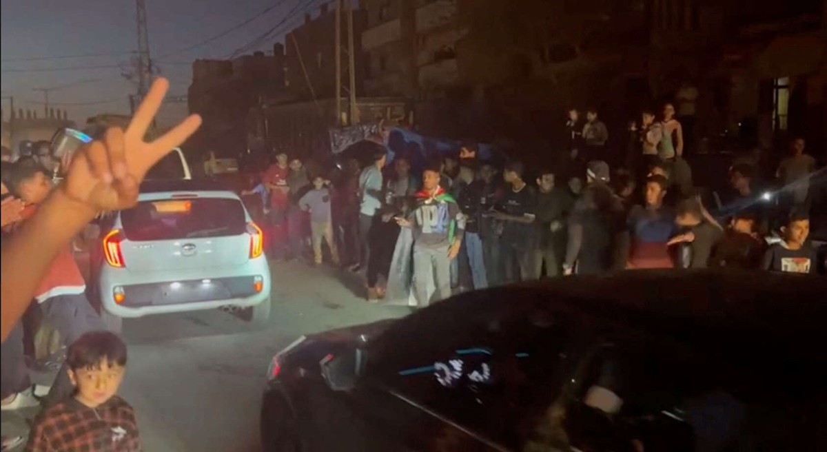 مسيرات في غزة ابتهاجا بإعلان حماس موافقتها على اقتراح الهدنة