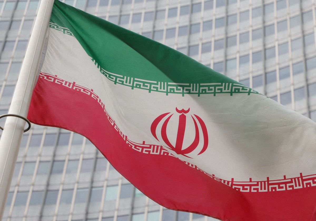 ايران تواصل التنصل من التزاماتها النووية