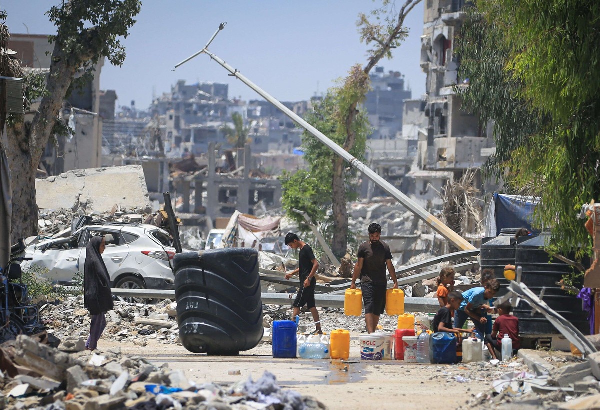 حديث عن صفقة تطبخ فيما تتصاعد الضغوط على الفلسطينيين في القطاع